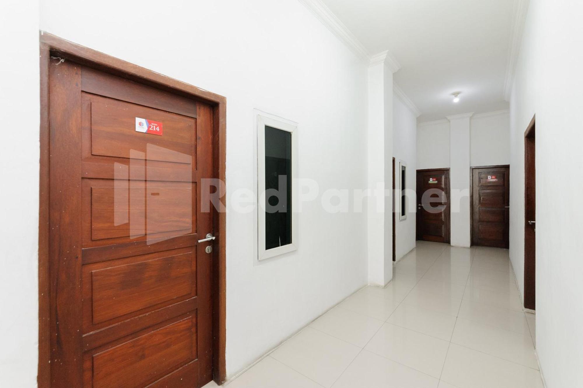 Reddoorz At Wisma Nabila Syariah Near Masjid Raya Baiturrahman Banda Aceh Exterior photo