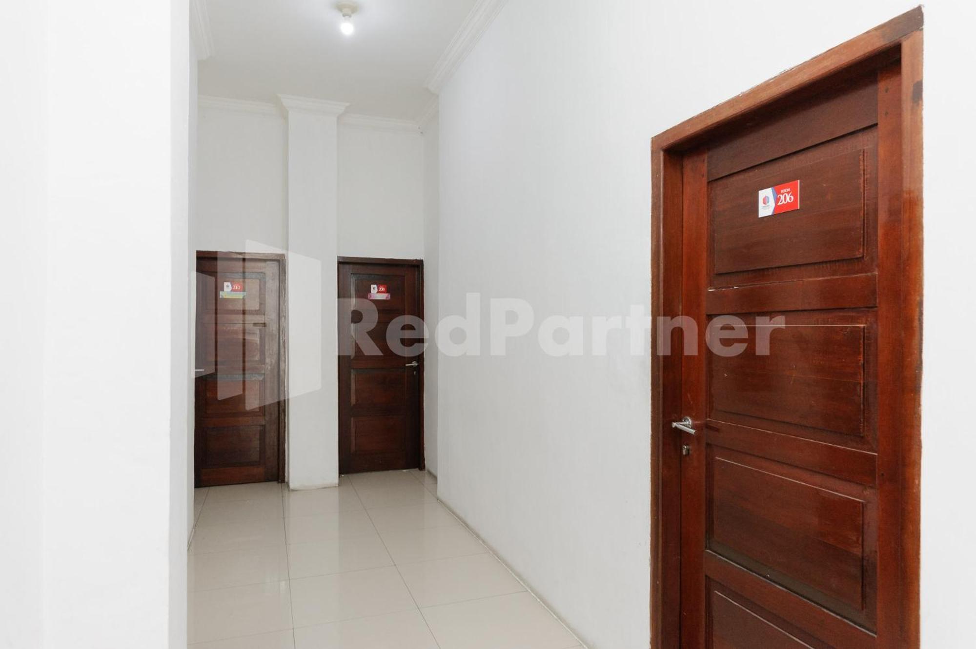Reddoorz At Wisma Nabila Syariah Near Masjid Raya Baiturrahman Banda Aceh Exterior photo